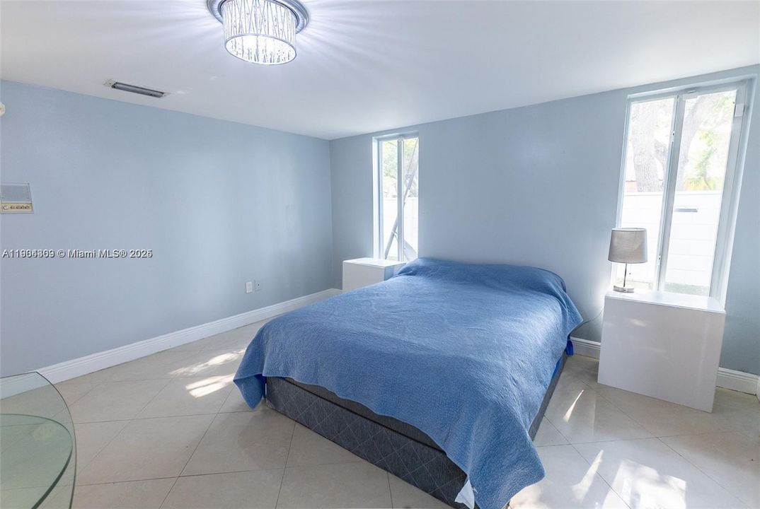 На продажу: $999,999 (4 спален, 4 ванн, 3528 Квадратных фут)