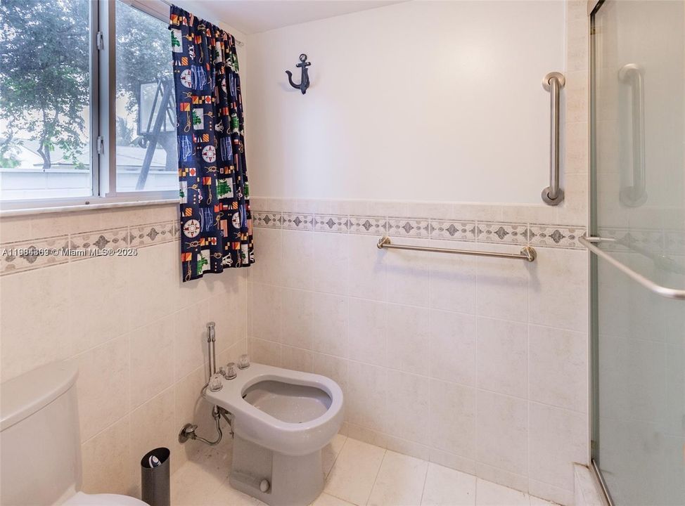 На продажу: $999,999 (4 спален, 4 ванн, 3528 Квадратных фут)