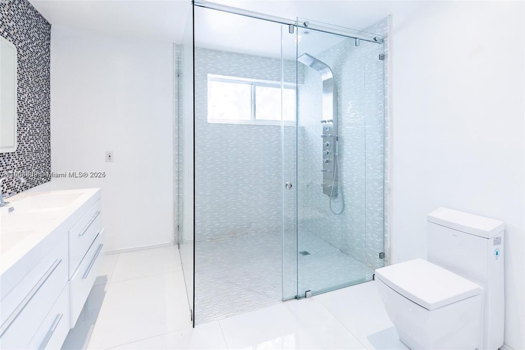 На продажу: $999,999 (4 спален, 4 ванн, 3528 Квадратных фут)