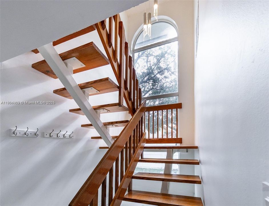 На продажу: $999,999 (4 спален, 4 ванн, 3528 Квадратных фут)