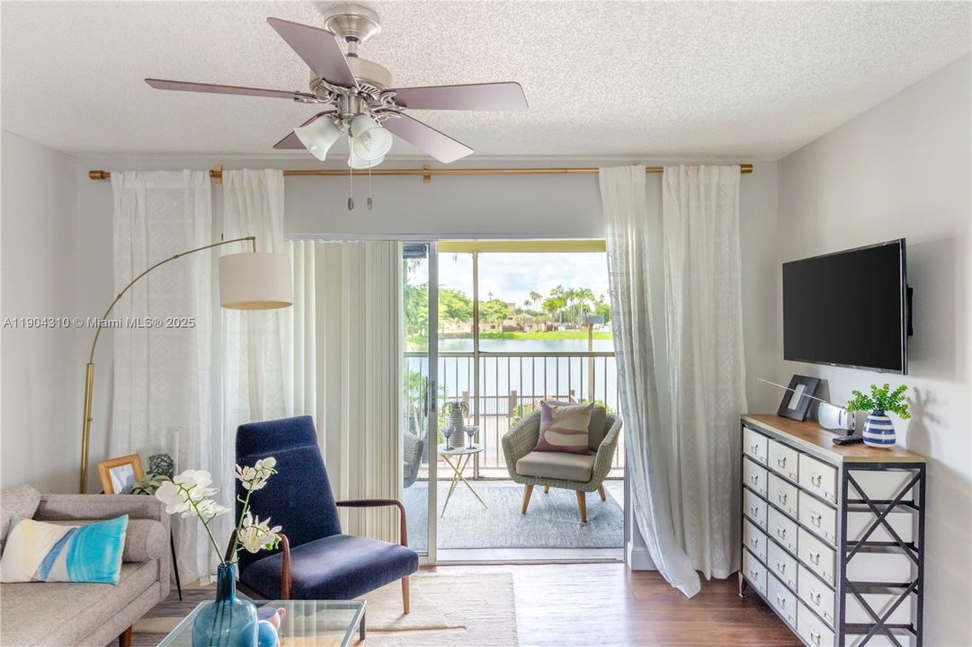 For Rent: $2,278 (2 beds, 2 baths, 1050 Square Feet)