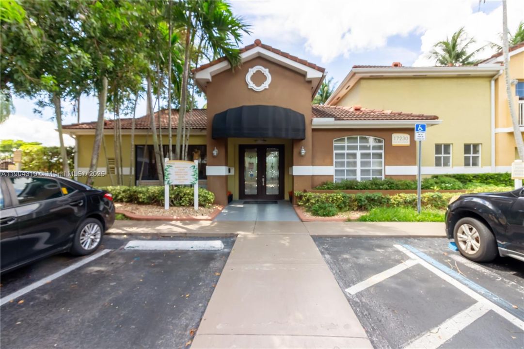 For Rent: $2,278 (2 beds, 2 baths, 1050 Square Feet)