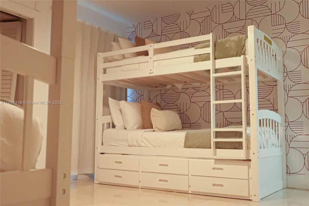 В аренду: $15,000 (5 спален, 4 ванн, 4462 Квадратных фут)