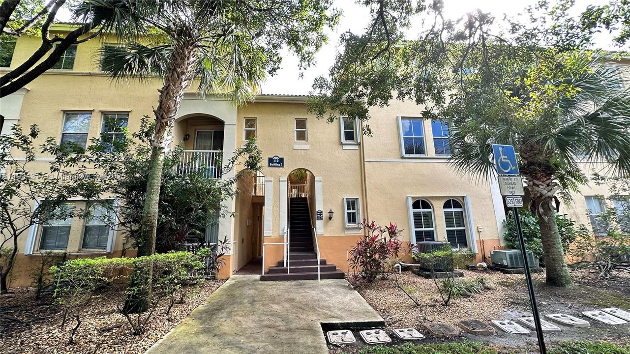 For Sale: $359,000 (3 beds, 2 baths, 1445 Square Feet)