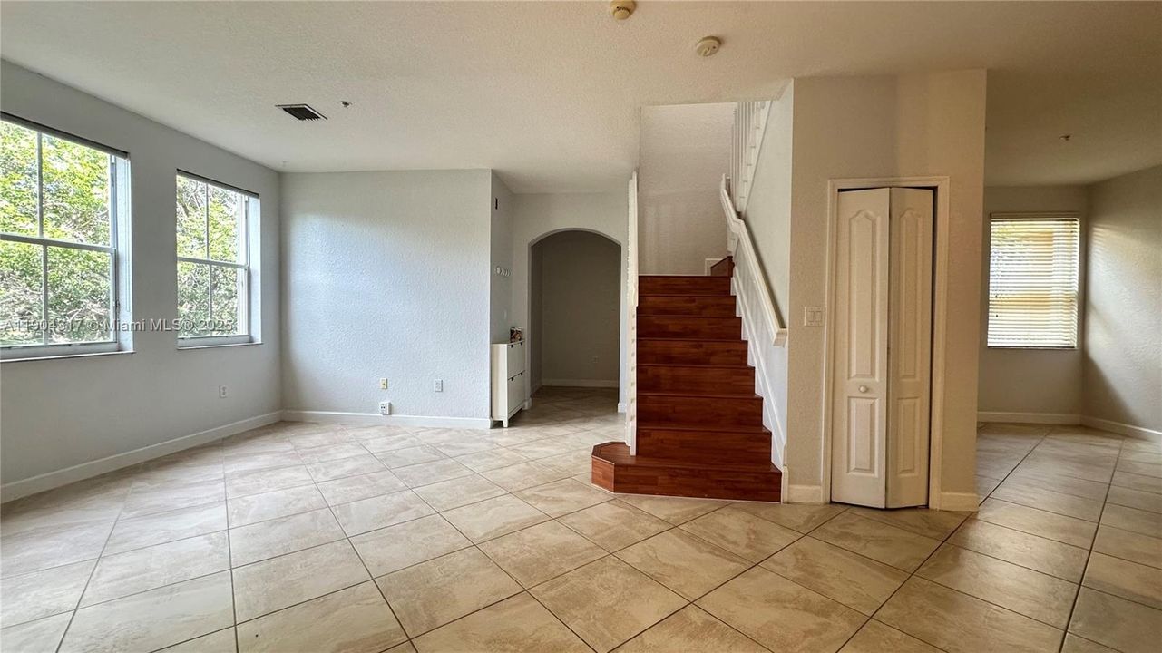 For Sale: $359,000 (3 beds, 2 baths, 1445 Square Feet)