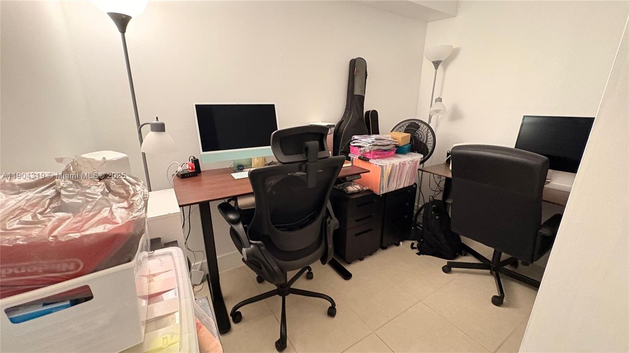 Под контрактом: $2,350 (2 спален, 2 ванн, 1236 Квадратных фут)