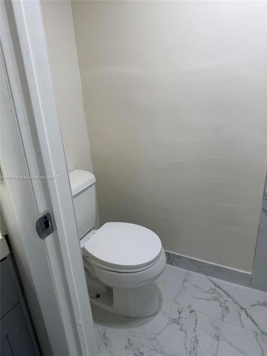 Recently Rented: $2,050 (2 beds, 2 baths, 922 Square Feet)