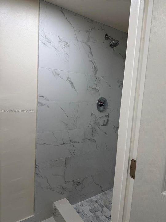 Recently Rented: $2,050 (2 beds, 2 baths, 922 Square Feet)