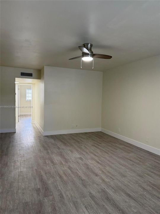 Recently Rented: $2,050 (2 beds, 2 baths, 922 Square Feet)