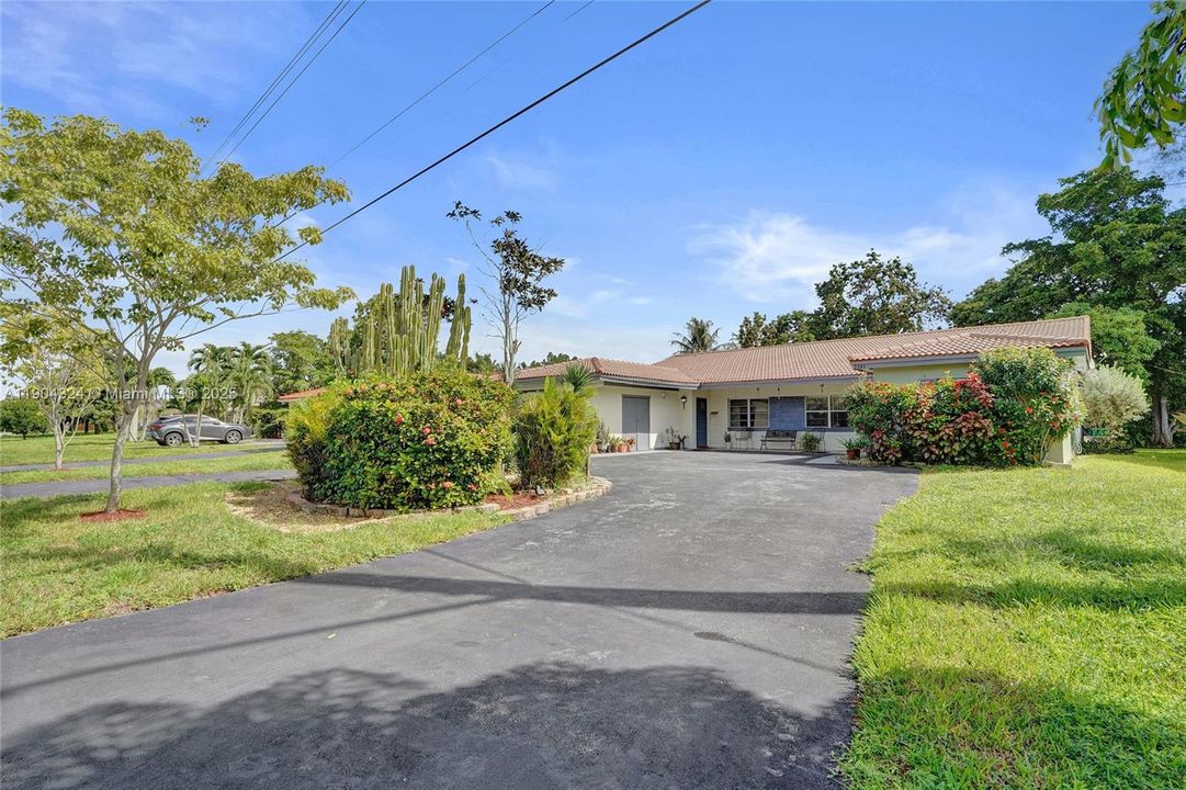 待售: $750,000 (0 贝兹, 0 浴室, 3956 平方英尺)