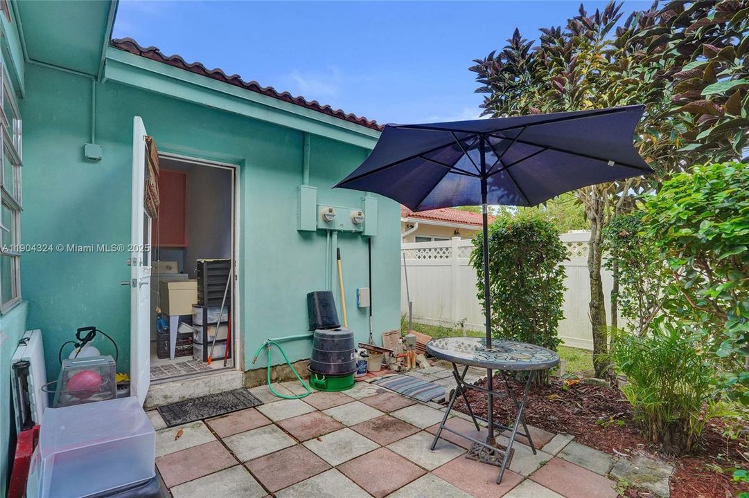 待售: $750,000 (0 贝兹, 0 浴室, 3956 平方英尺)