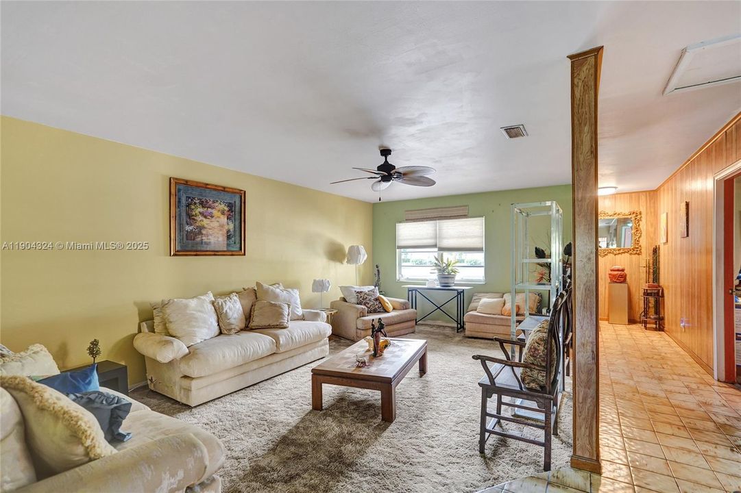 待售: $750,000 (0 贝兹, 0 浴室, 3956 平方英尺)