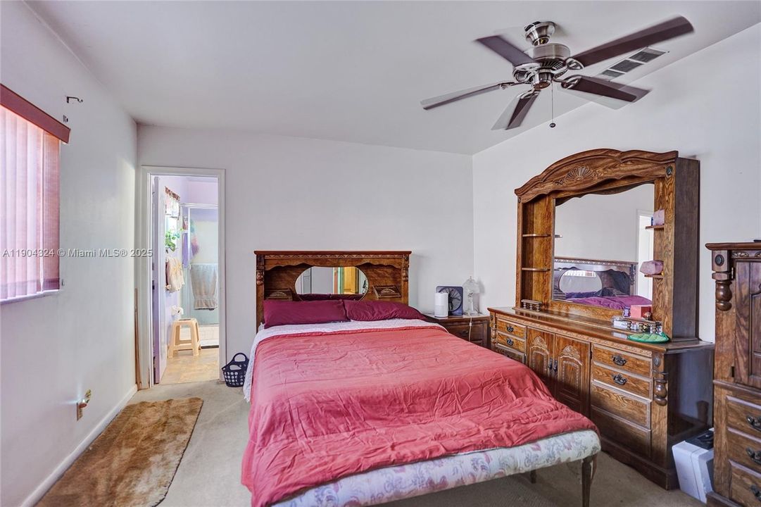 待售: $750,000 (0 贝兹, 0 浴室, 3956 平方英尺)