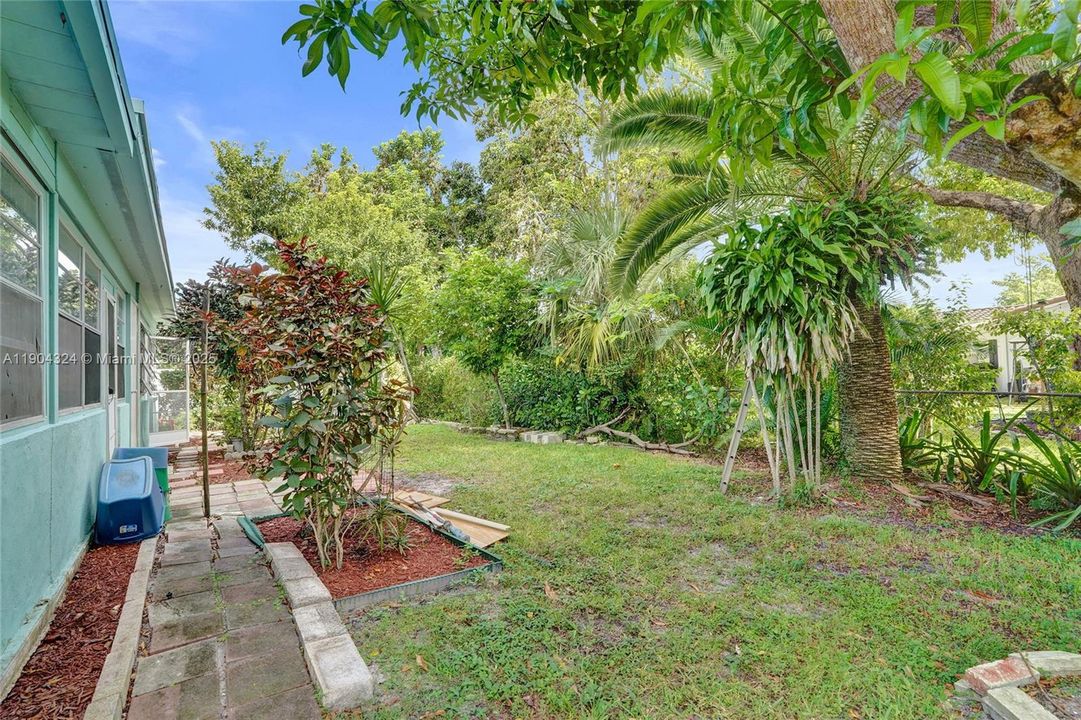 待售: $750,000 (0 贝兹, 0 浴室, 3956 平方英尺)