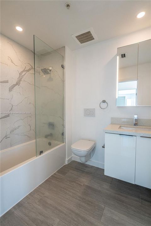 For Rent: $2,850 (1 beds, 1 baths, 617 Square Feet)