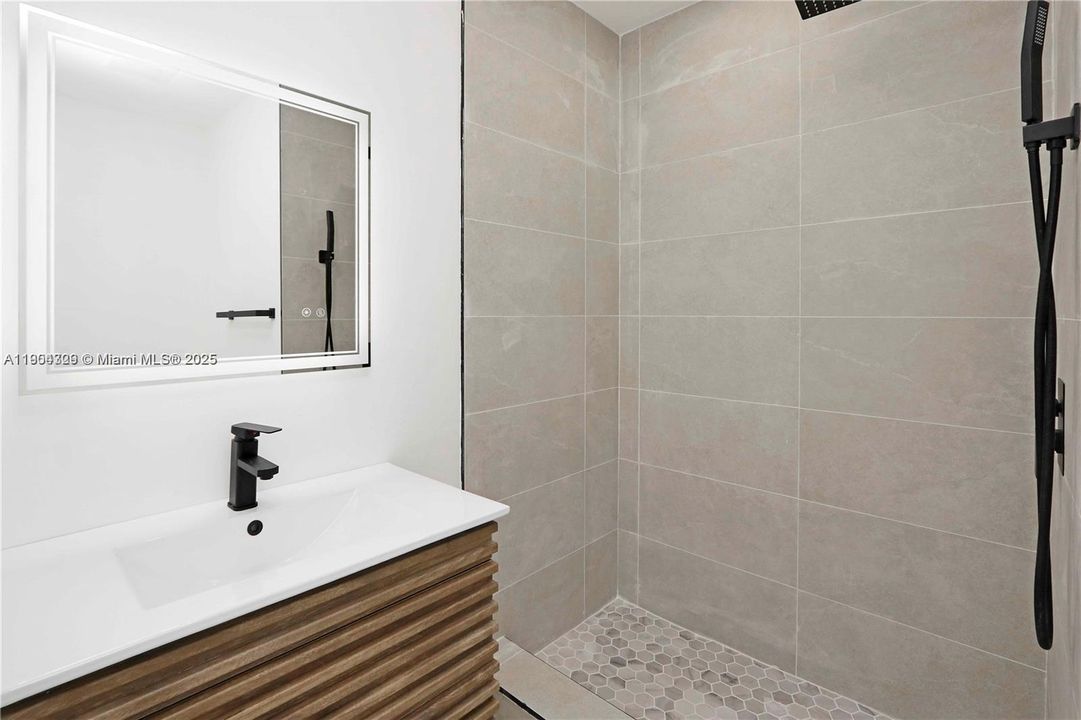 待售: $1,995,000 (0 贝兹, 0 浴室, 0 平方英尺)