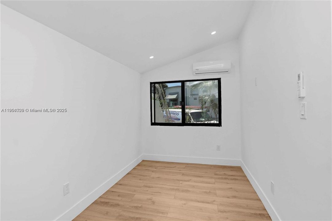 待售: $1,995,000 (0 贝兹, 0 浴室, 0 平方英尺)