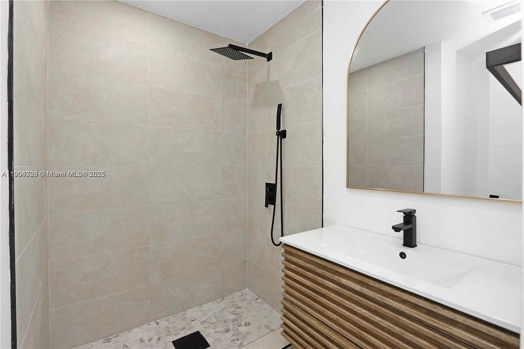 待售: $1,995,000 (0 贝兹, 0 浴室, 0 平方英尺)