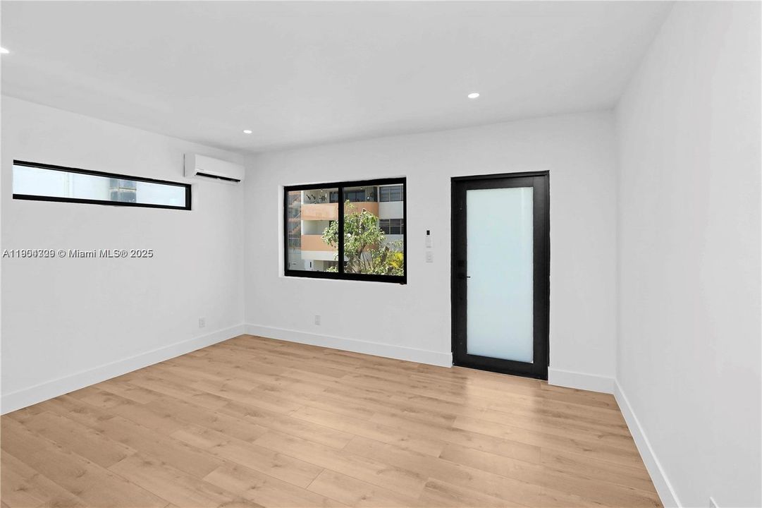 待售: $1,995,000 (0 贝兹, 0 浴室, 0 平方英尺)