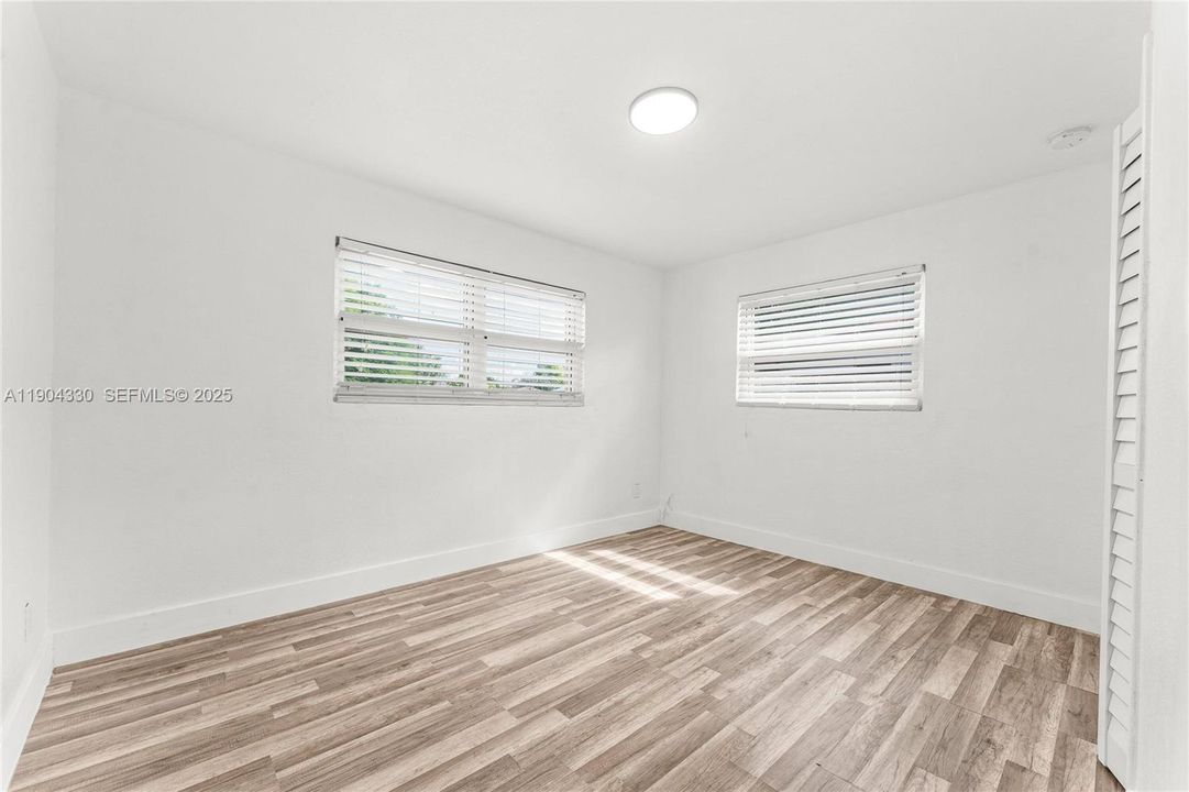 For Sale: $559,999 (4 beds, 2 baths, 1428 Square Feet)