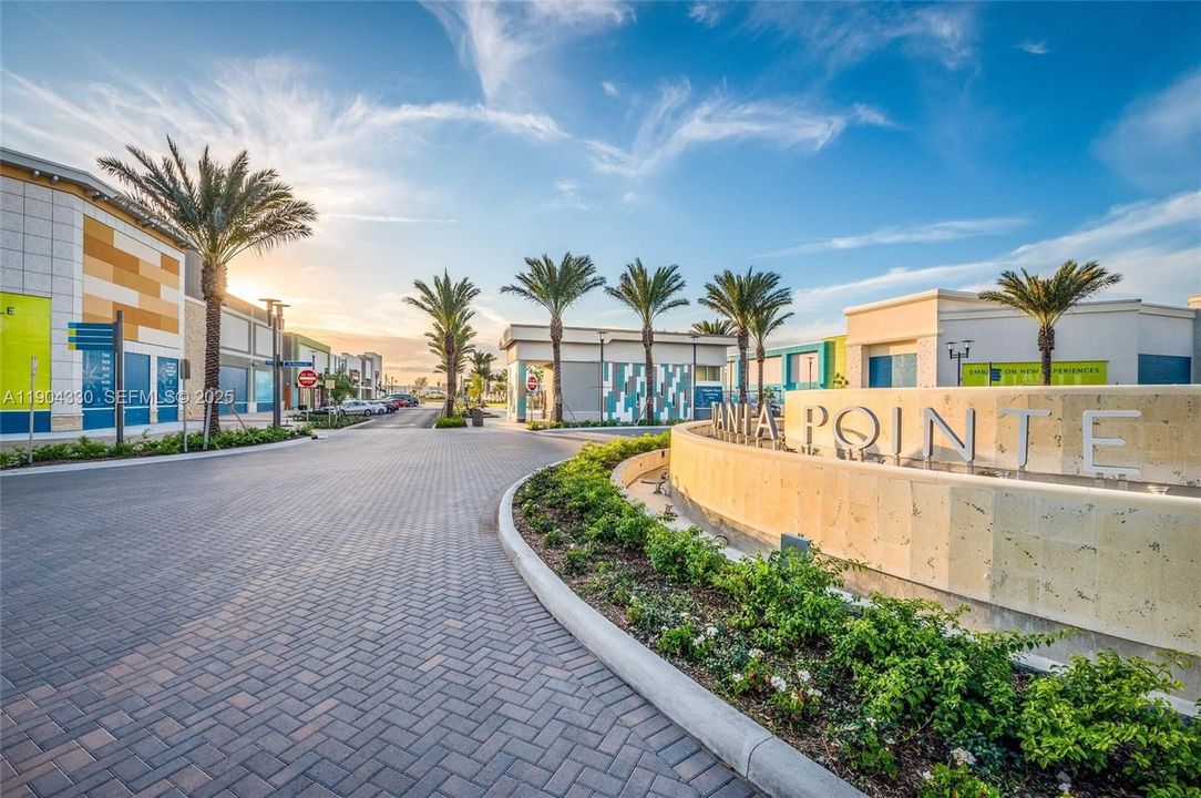 For Sale: $559,999 (4 beds, 2 baths, 1428 Square Feet)