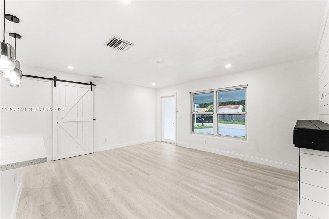 For Sale: $559,999 (4 beds, 2 baths, 1428 Square Feet)