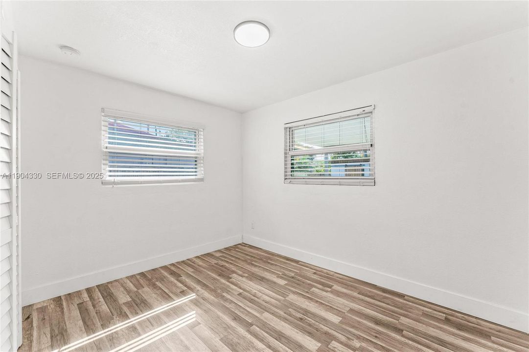 For Sale: $559,999 (4 beds, 2 baths, 1428 Square Feet)