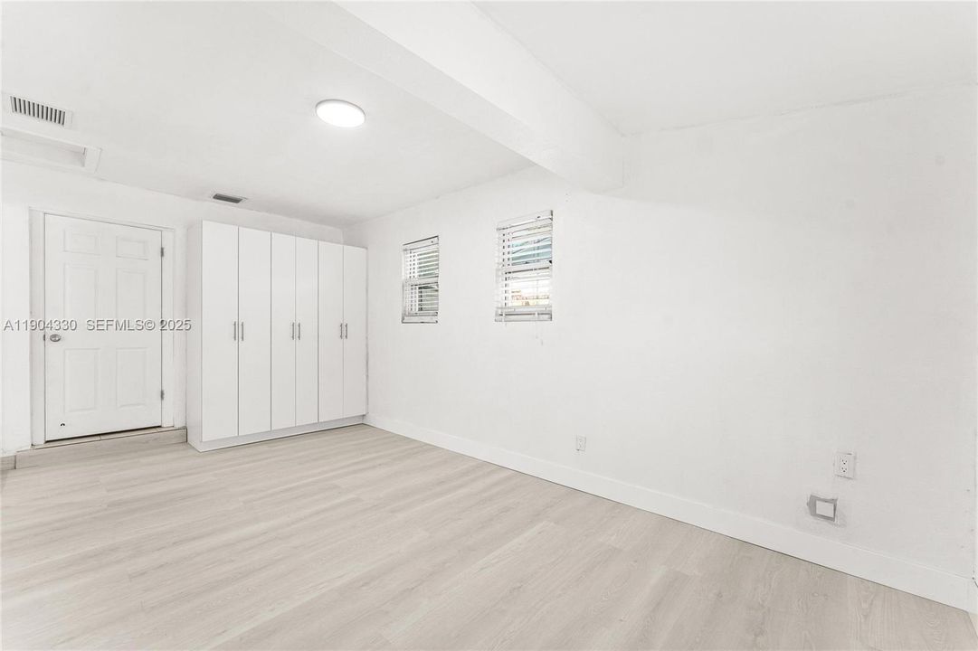 For Sale: $559,999 (4 beds, 2 baths, 1428 Square Feet)