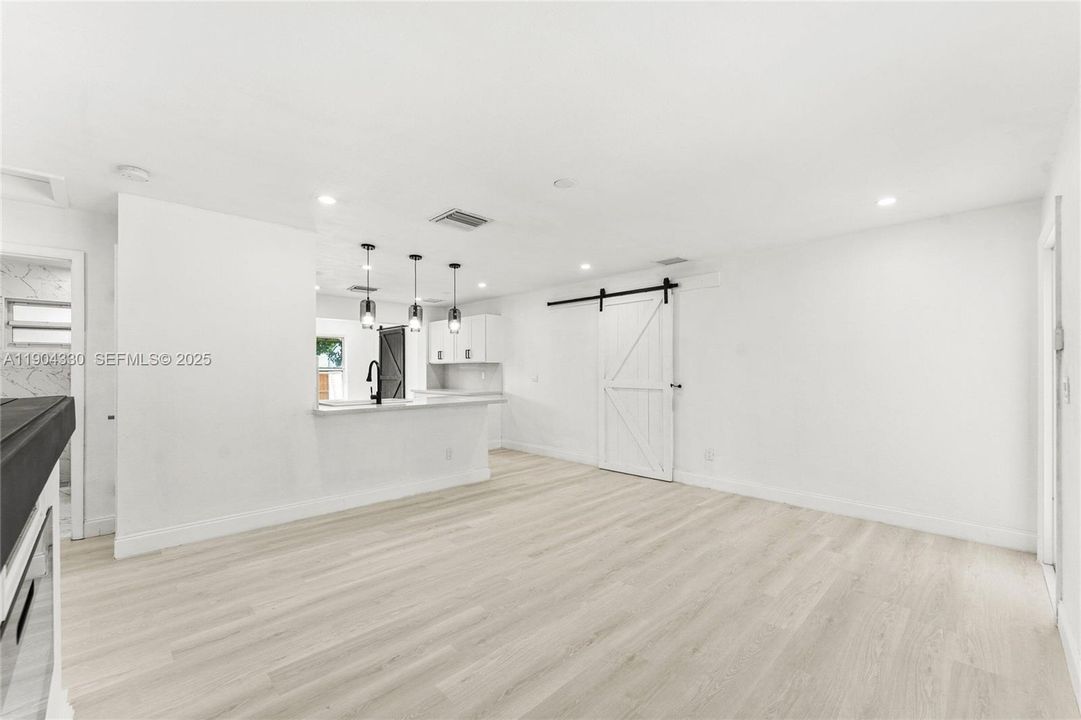 For Sale: $559,999 (4 beds, 2 baths, 1428 Square Feet)