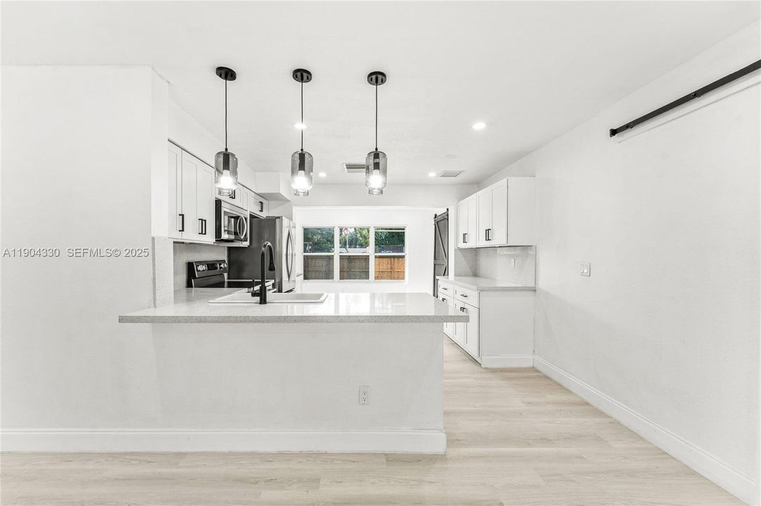 For Sale: $559,999 (4 beds, 2 baths, 1428 Square Feet)