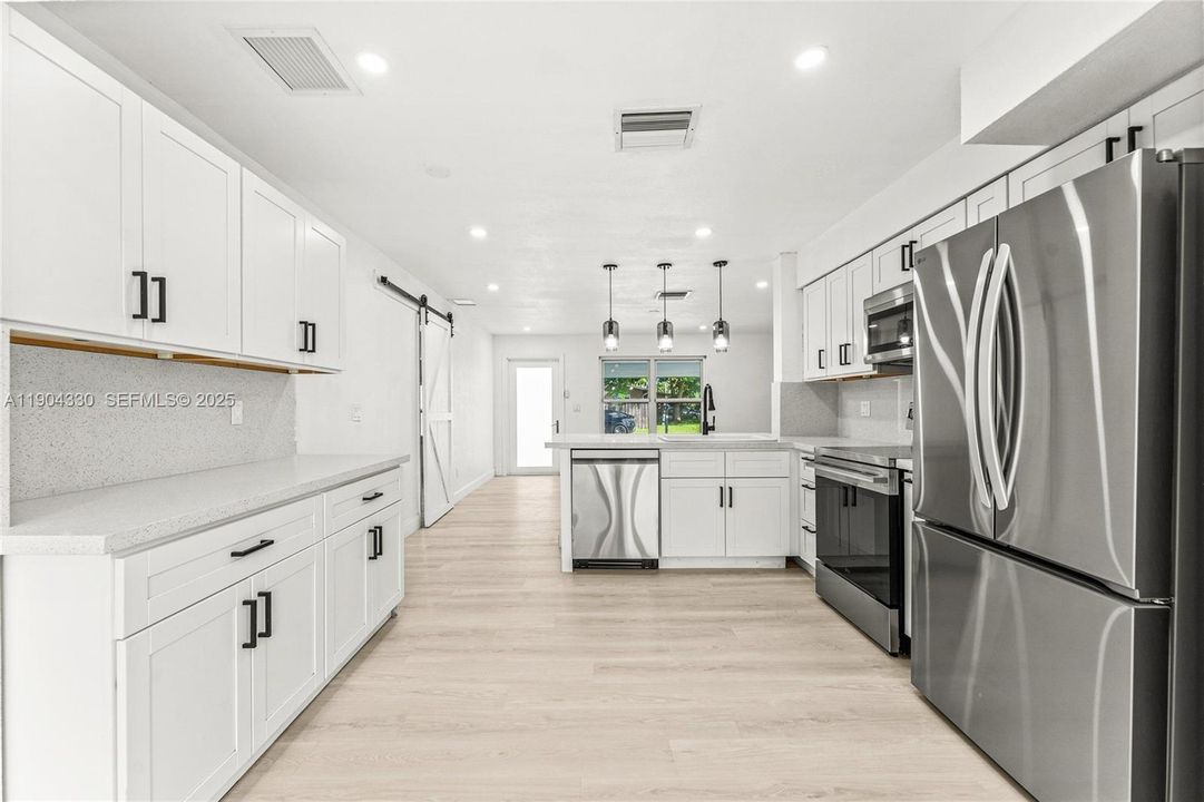 For Sale: $559,999 (4 beds, 2 baths, 1428 Square Feet)