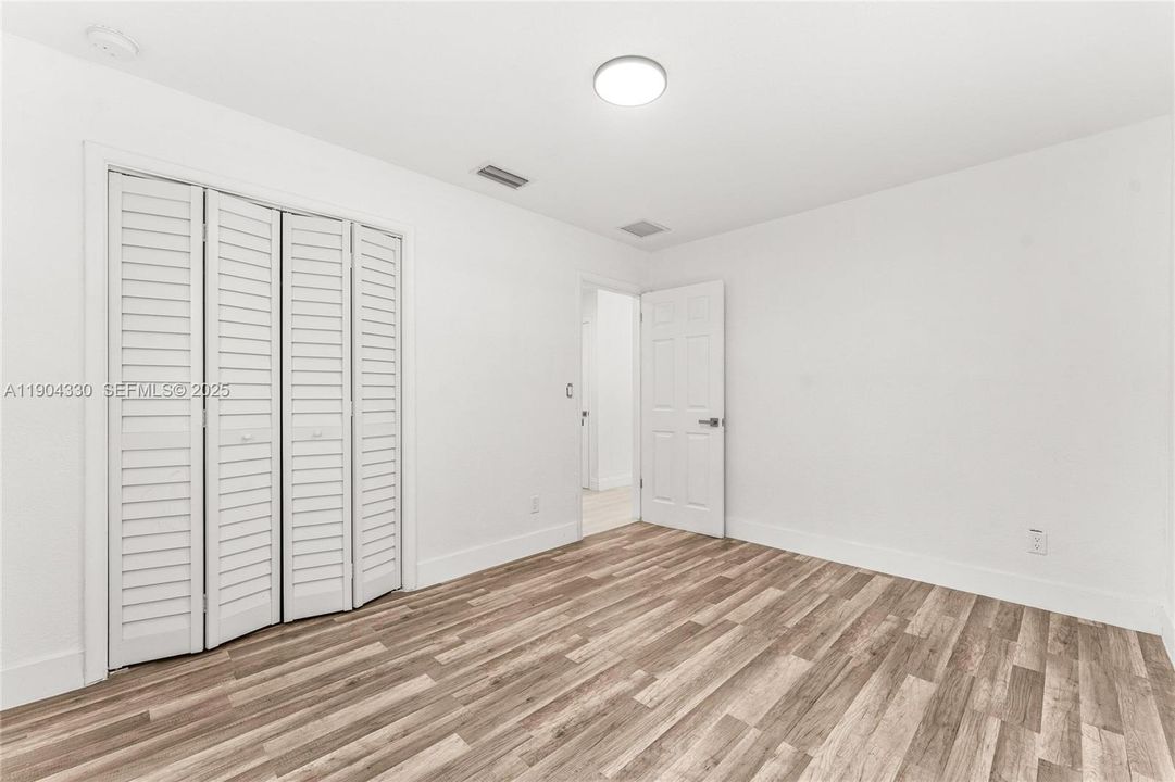 For Sale: $559,999 (4 beds, 2 baths, 1428 Square Feet)