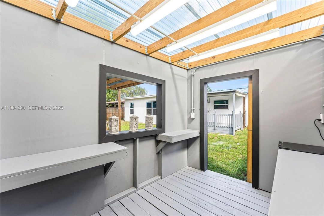 For Sale: $559,999 (4 beds, 2 baths, 1428 Square Feet)