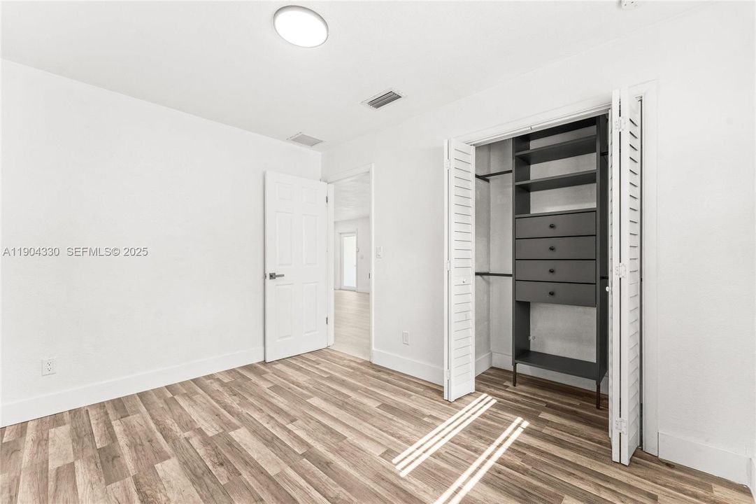 For Sale: $559,999 (4 beds, 2 baths, 1428 Square Feet)