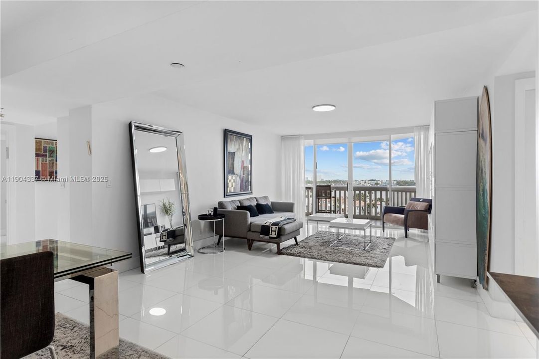 For Sale: $399,000 (2 beds, 2 baths, 1350 Square Feet)