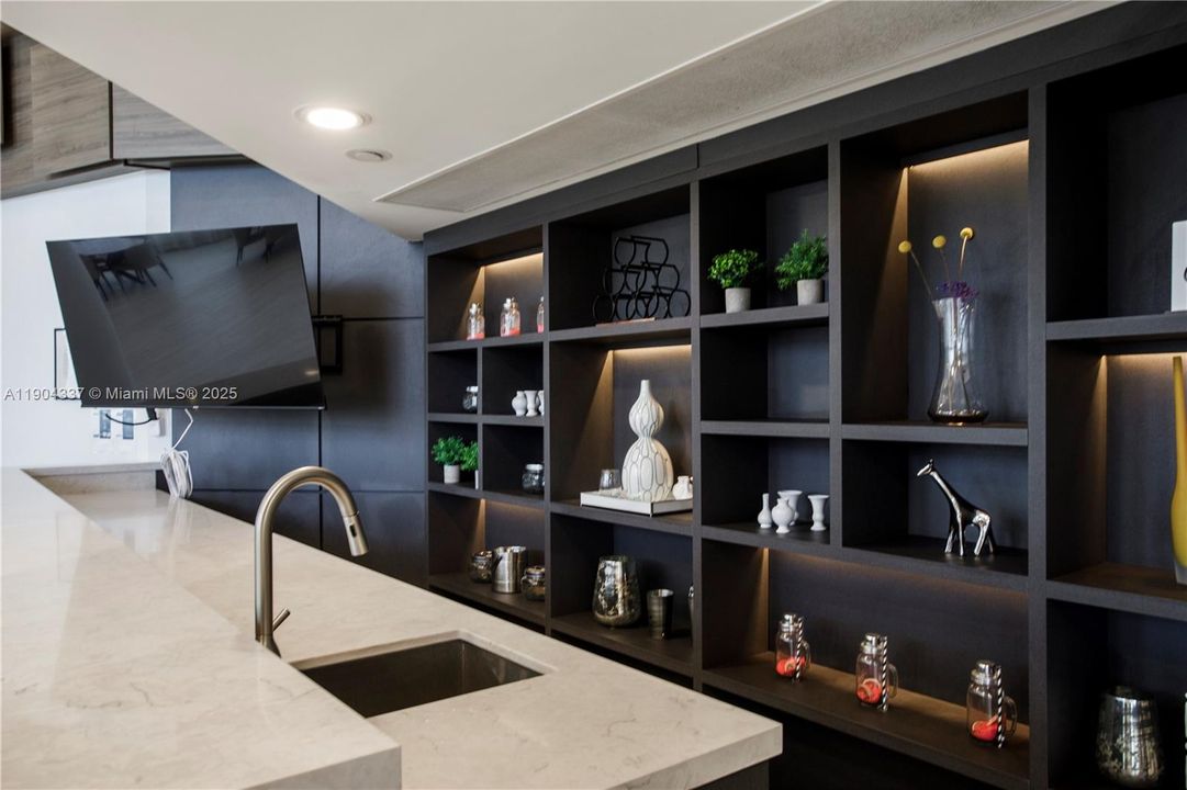 For Sale: $399,000 (2 beds, 2 baths, 1350 Square Feet)