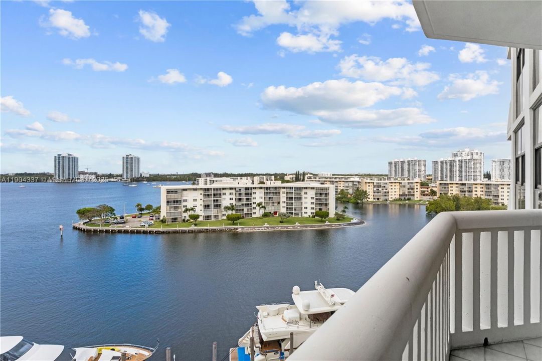 For Sale: $399,000 (2 beds, 2 baths, 1350 Square Feet)