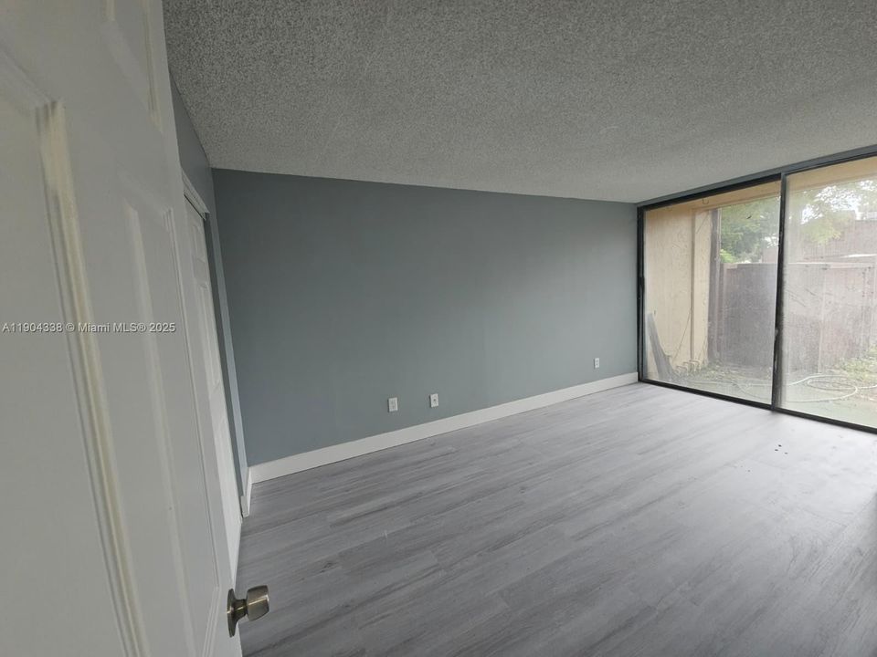 Activo con contrato: $2,500 (2 camas, 2 baños, 1340 Pies cuadrados)