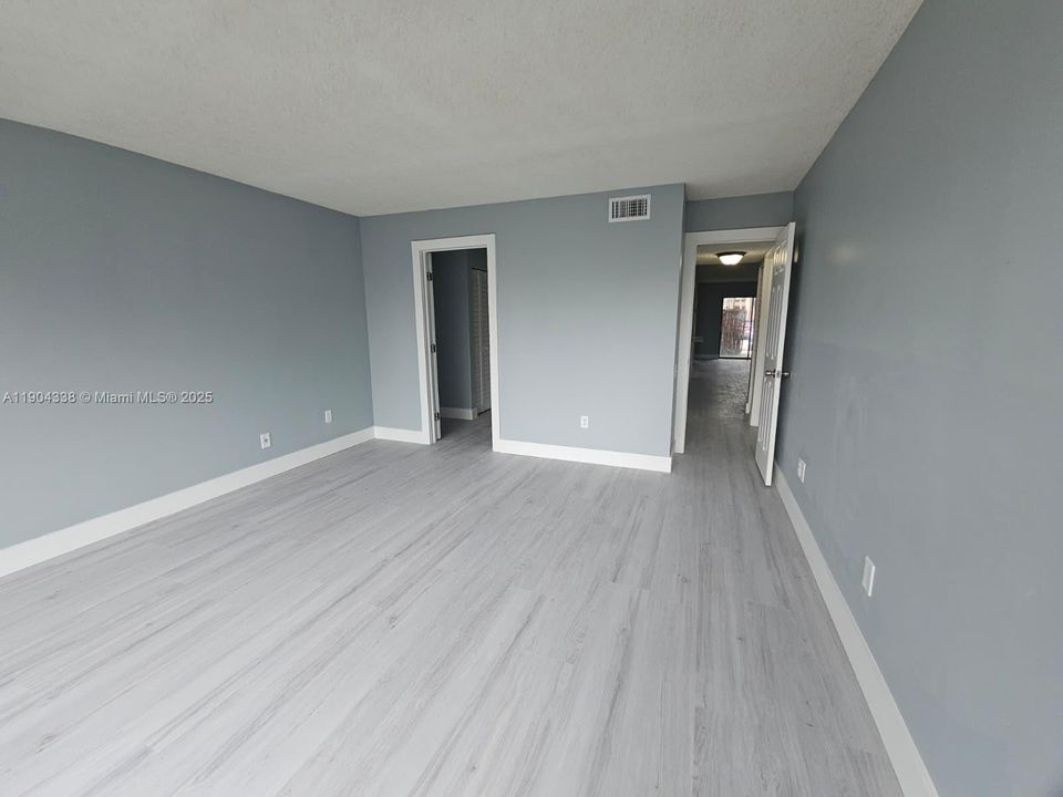 Activo con contrato: $2,500 (2 camas, 2 baños, 1340 Pies cuadrados)