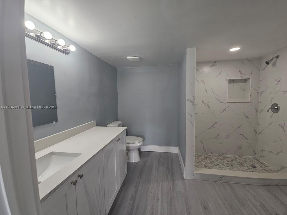 Activo con contrato: $2,500 (2 camas, 2 baños, 1340 Pies cuadrados)