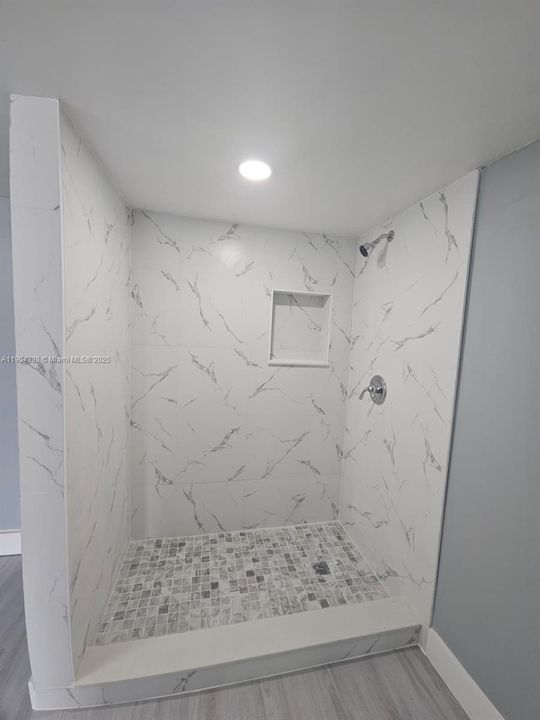 Activo con contrato: $2,500 (2 camas, 2 baños, 1340 Pies cuadrados)