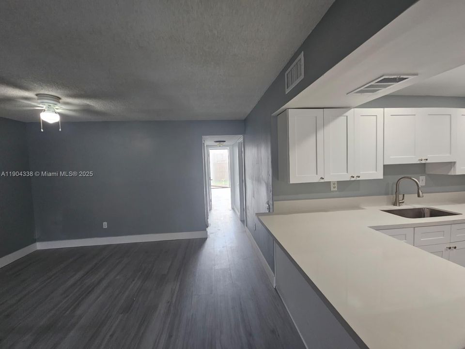 Activo con contrato: $2,500 (2 camas, 2 baños, 1340 Pies cuadrados)