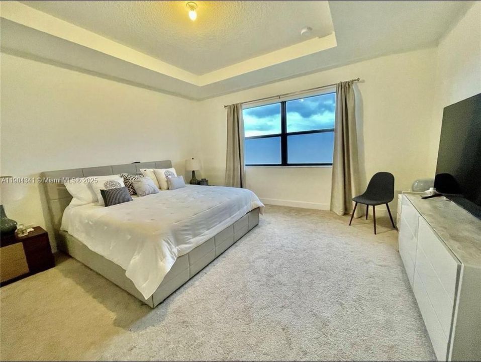 На продажу: $1,088,900 (5 спален, 3 ванн, 3050 Квадратных фут)