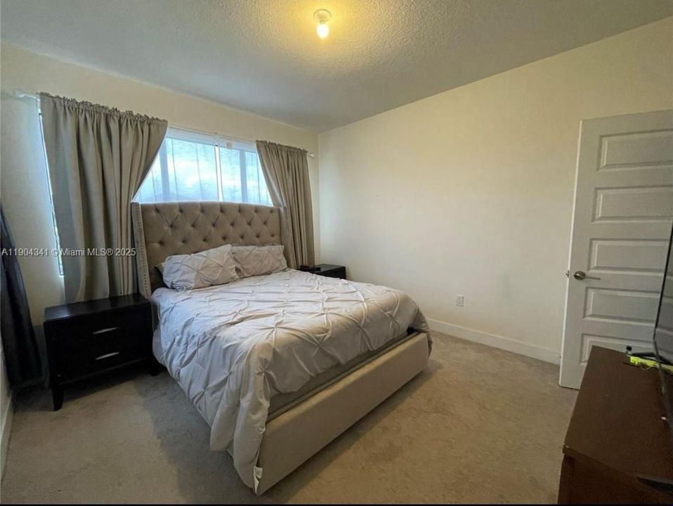 На продажу: $1,088,900 (5 спален, 3 ванн, 3050 Квадратных фут)