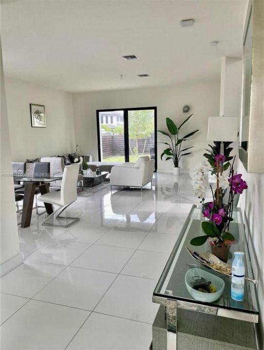 На продажу: $1,088,900 (5 спален, 3 ванн, 3050 Квадратных фут)