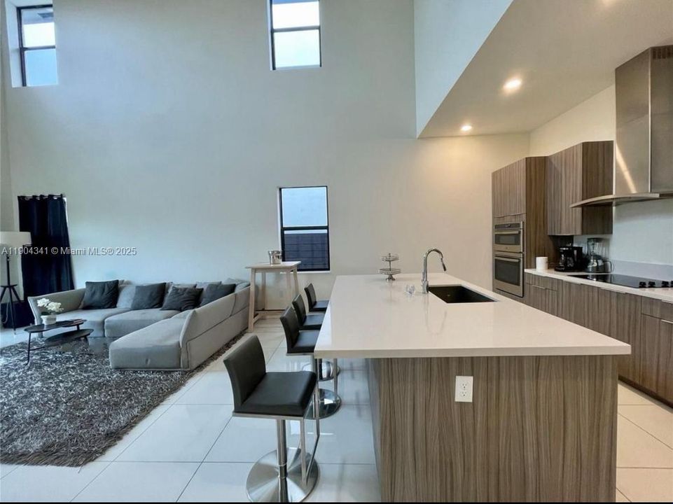 На продажу: $1,088,900 (5 спален, 3 ванн, 3050 Квадратных фут)