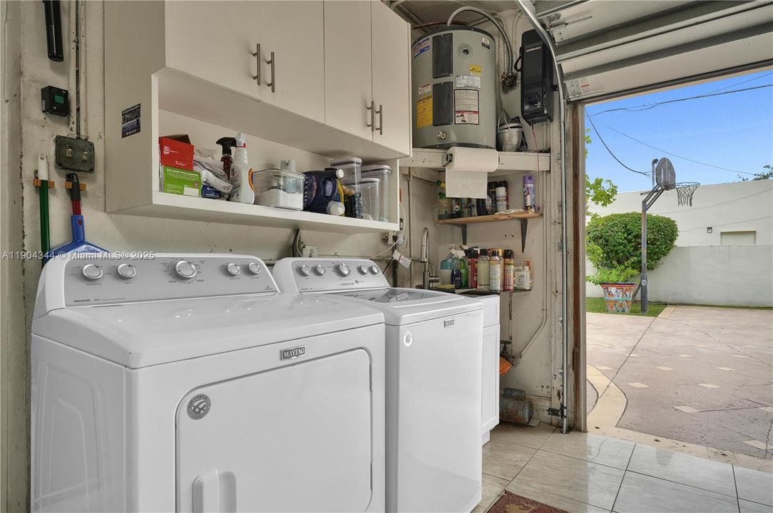 For Sale: $2,700,000 (4 beds, 3 baths, 2014 Square Feet)