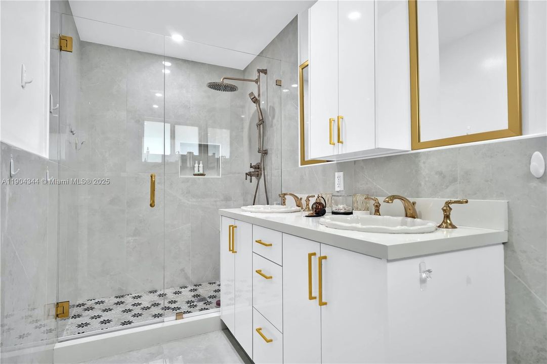 For Sale: $2,700,000 (4 beds, 3 baths, 2014 Square Feet)