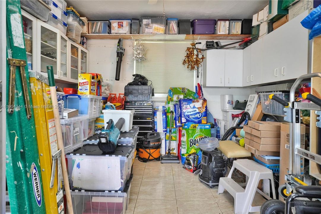 For Sale: $2,700,000 (4 beds, 3 baths, 2014 Square Feet)