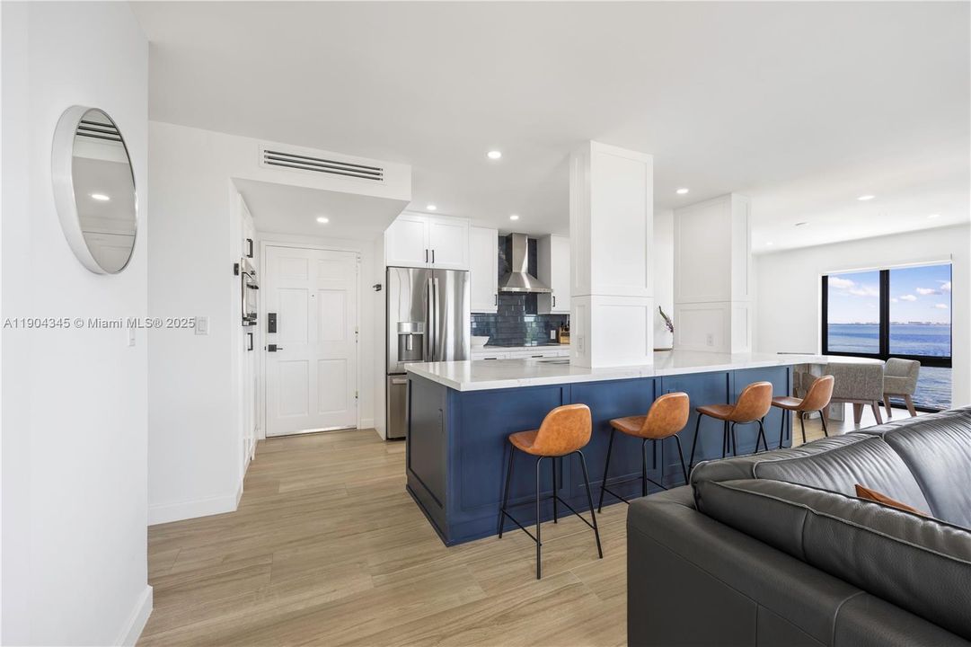 Recently Sold: $1,399,000 (2 beds, 2 baths, 1269 Square Feet)
